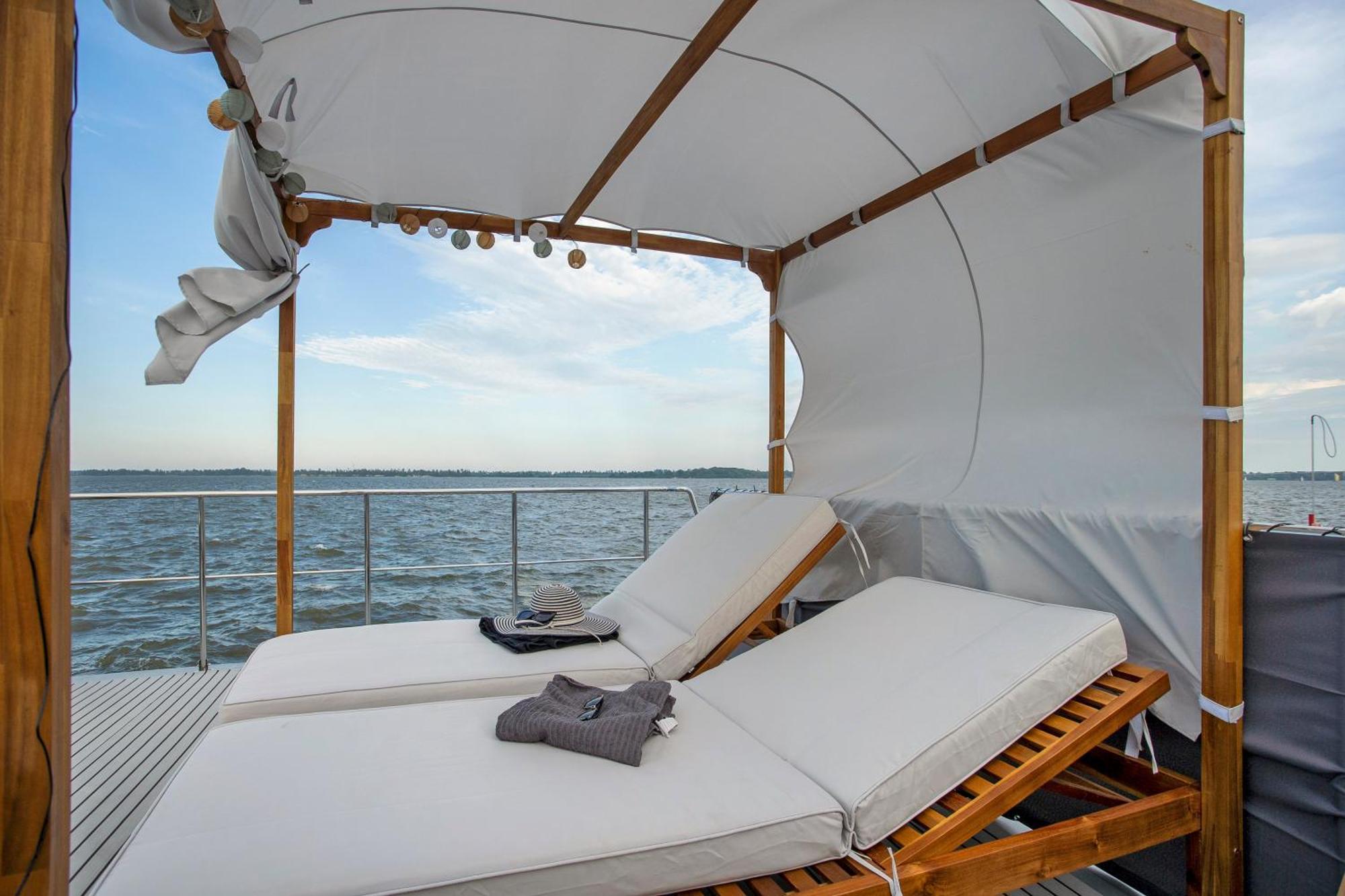 Holiday home Hausboot Seeadler *