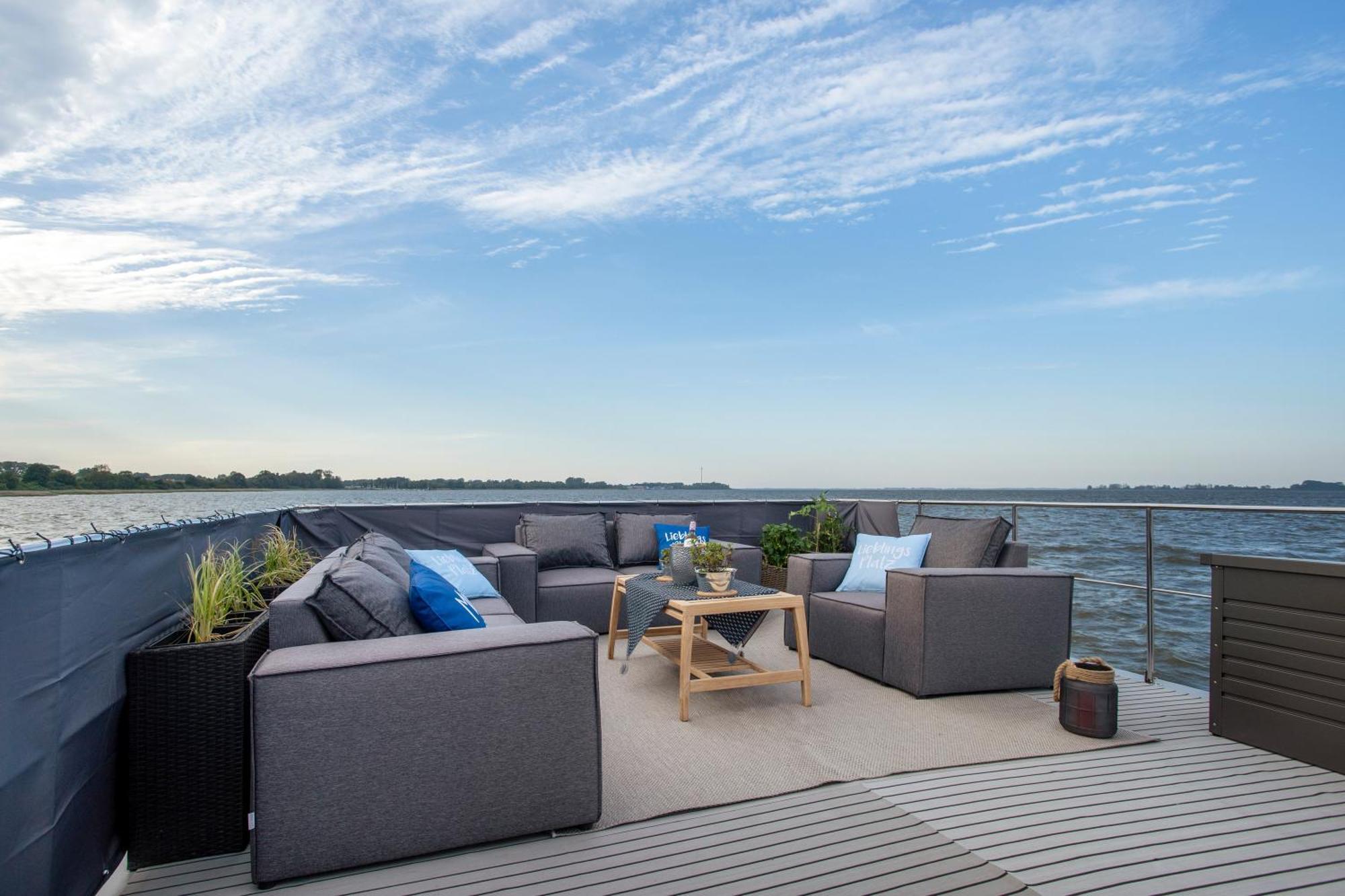 Holiday home Hausboot Seeadler *