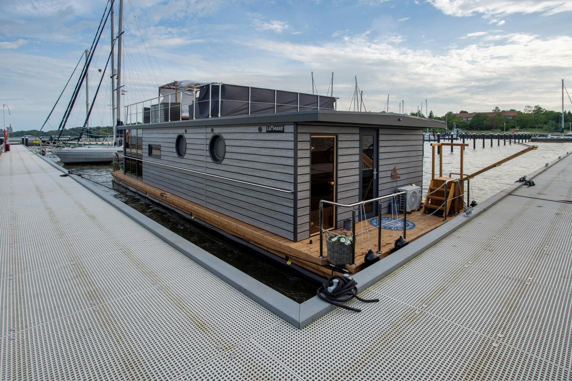 Hausboot Seeadler * Stralsund